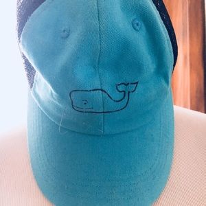 Vineyard Vines trucker hat like new